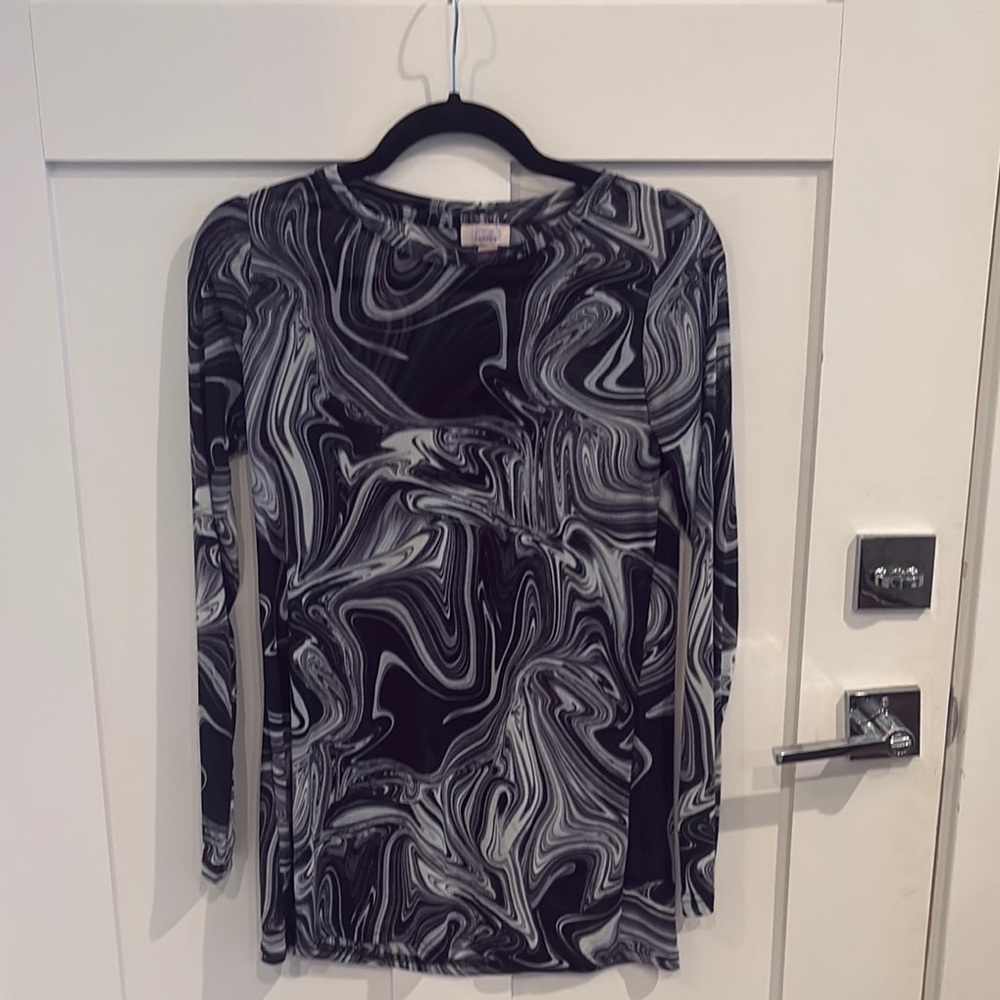 LOGO by Lori Goldstein Monochrome Swirl Top